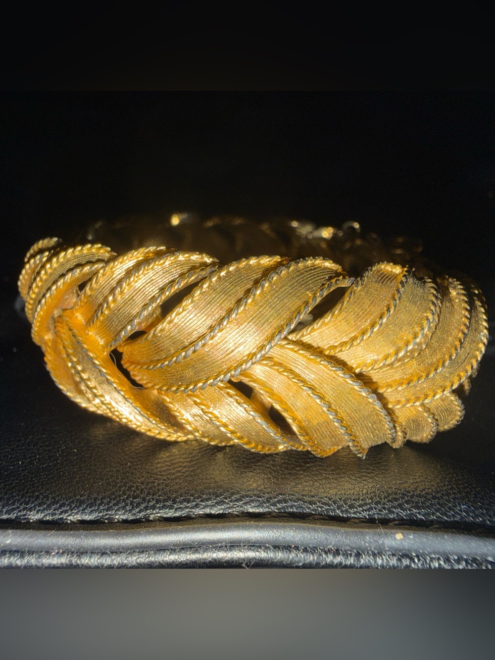 Vintage Boucher Leaf Gold Tone Bracelet and Statement Clip-On Earrings - Picture 1 of 13